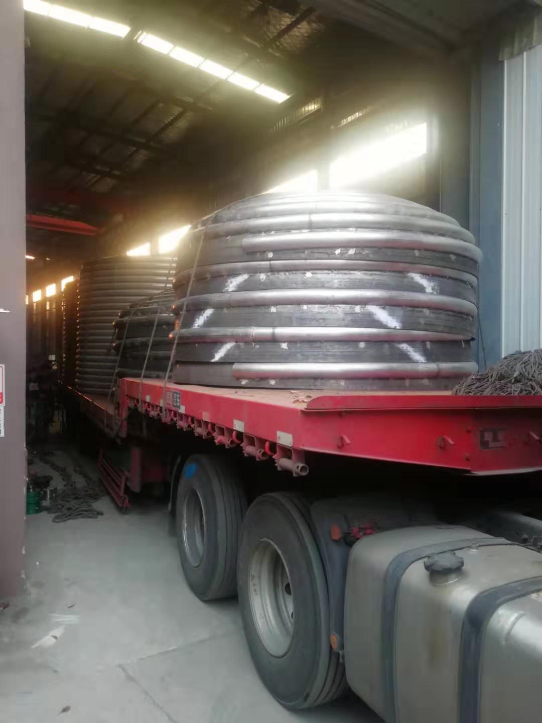 半圓管發(fā)貨現(xiàn)場 半圓管發(fā)貨現(xiàn)場